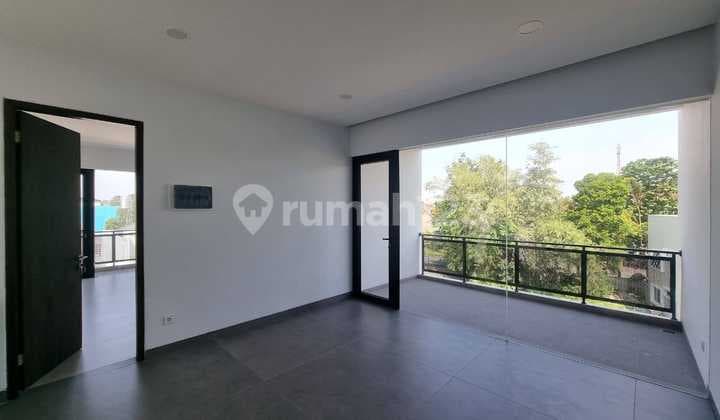 "For Sale: Beautiful Modern House in Alam Sutera, Tangerang"