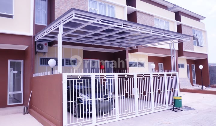 Dijual Cepat Rumah Super Murah di Magnolia Park 3 Sangat Terawat