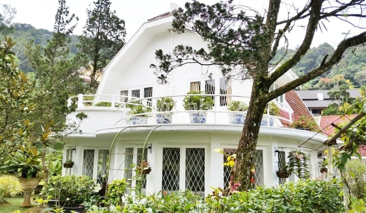 Rumah Villa Magnolia di Jl Raya Puncak Desa Ciloto Siap Huni