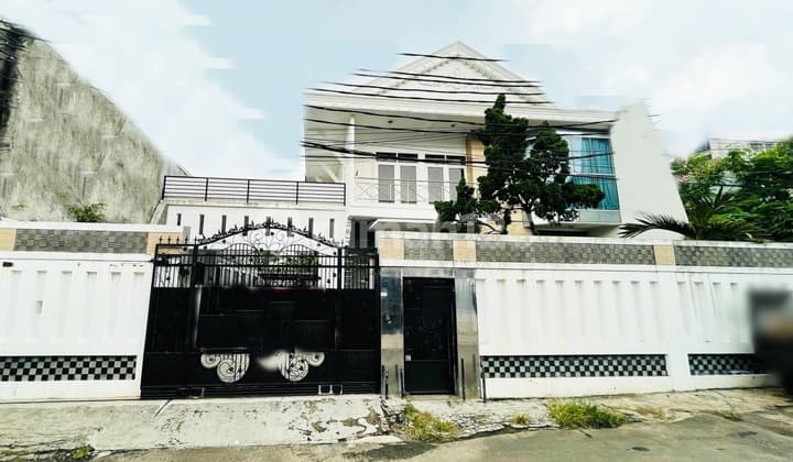 Jual Cepat Rumah Mewah di Kelapa Dua Jl. Sasak Kebon Jeruk, Den