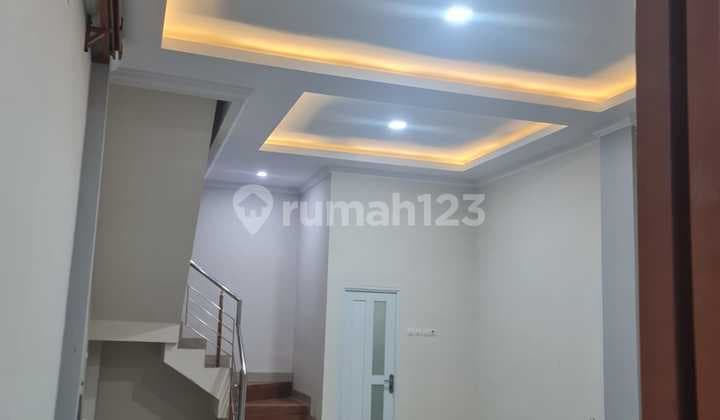 Rumah Boulevard di Semanan Raya Kalideres Jakarta Barat Startegis