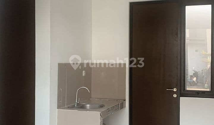 Rumah 2 Latai Siap Huni di Metland Puri Tangerang Strategis Nego