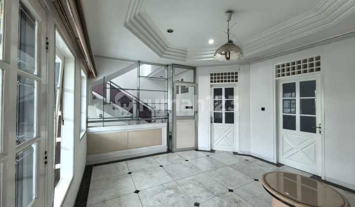 Rumah Megah 3 lantai di Ketapang Jakarta Barat Lokasi Strategis