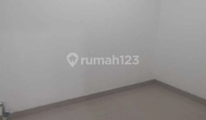Condominium House Green Royal in West Jakarta, Strategic Location, Price Negotiable