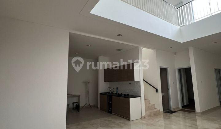 Ready-to-Occupy Home in Riviera Puri Tangerang, Strategic Location