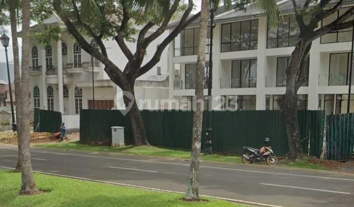 Rumah 2 Lantai Siap Huni di Lippo Karawaci Tangerang Strategis