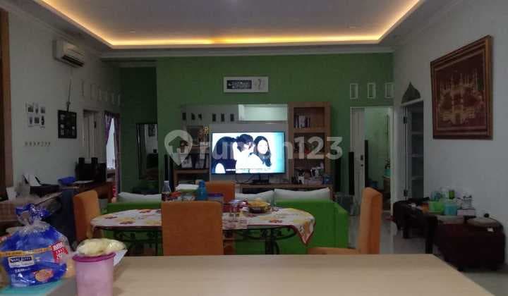 Ready-to-Occupy House in the Strategic Deppen RRI Complex, Depok