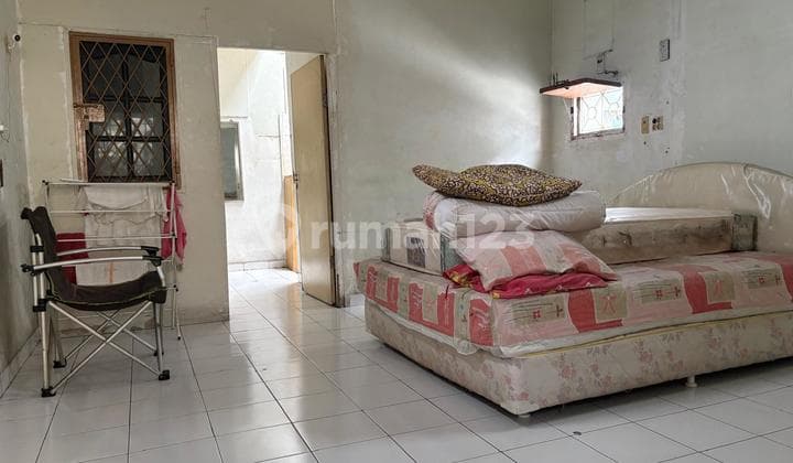 House in Jembatan Lima, West Jakarta, Strategic Location, Negotiable