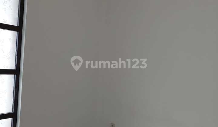 Rumah Siap Huni di Cluster Asia Green Lake City Strategis