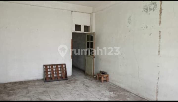 Ruko Kejayaan Kota 3 Lantai Siap Pakai Hadap Timur di Tamansari Jakarta Barat