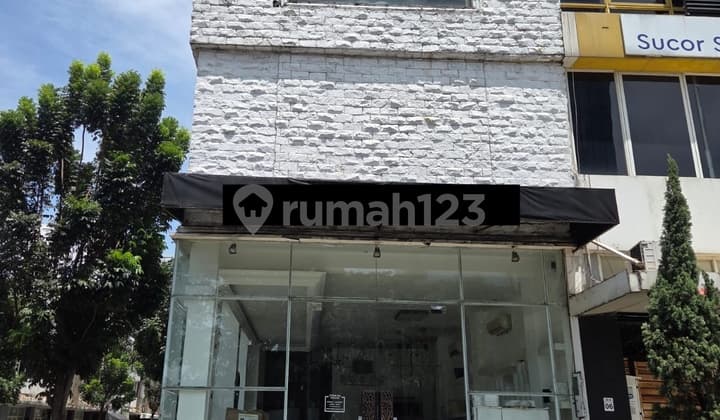 Ruko Prominence Hadap Jalan Utama