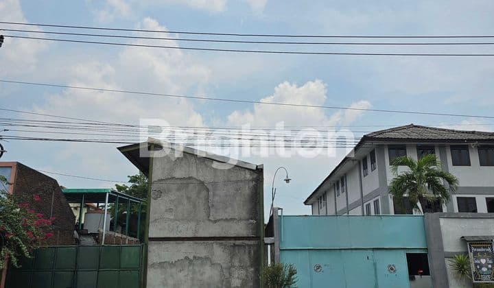 Gudang Hitung Tanah Nol Jalan Raya Propinsi Raya Domas Gresik, Lokasi Strategis Menghubungkan Surabaya - Gresik - Mojokerto