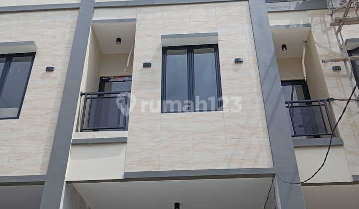 For Sale New 3-Story House on Jl. Mangga Duri Kepa, Size 4x26m², Price Rp 3.25m.