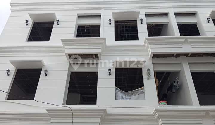 For Sale New 3-Story House in Duri Kepa, Land Size 4x14.75m², Price Rp 2.29 Billion.