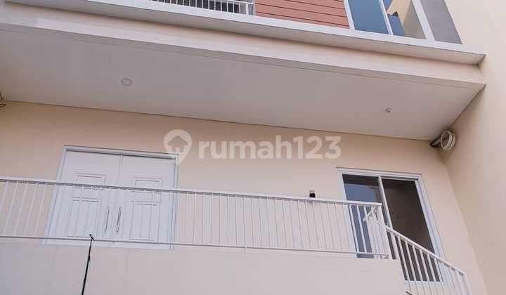 Dijual Rumah Siap Huni 3Lt di Puri Indah,Uk 8X20m2, Harga Rp 7.5M.