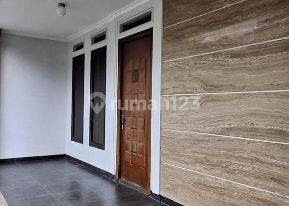 Dijual Rumah 1.5Lt di Puri Kencana, Uk 9X18m2, Harga Rp5.8m.