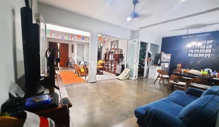 Rumah Bagus di Bona Indah. Ada Rooftop. Unfurnished.