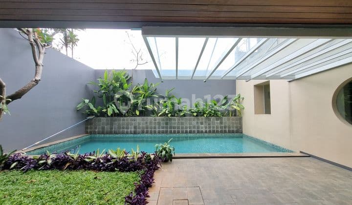 Senopati Disewakan Rumah Bagus Semi Furnished Dengan Swimming Pool + Rooftop
