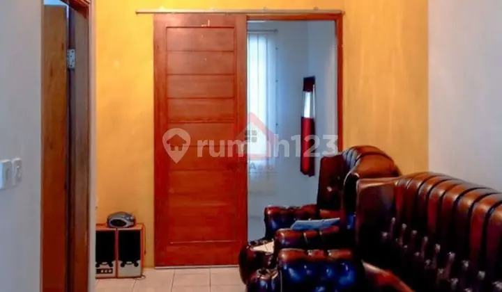 Dijual Rumah 2 Lantai Siap Huni Bagus di Jl. Deplu Veteran