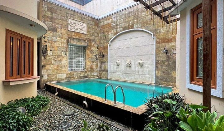 Dijual Rumah Klasik Bagus Siap Huni di Brawijaya