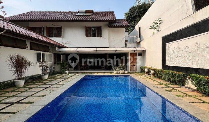 Rumah Bagus Siap Huni 2 Lantai Dengan S Pool Di Kebayorann Baru