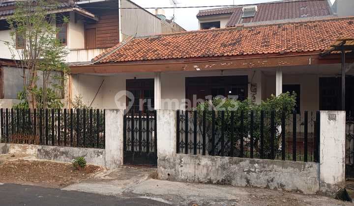 Rumah Lama Dalam Komplek di Cilandak Jakarta Selatan