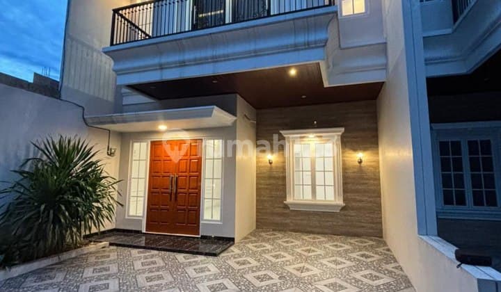 Modern Classic Brand New House di Jagakarsa
