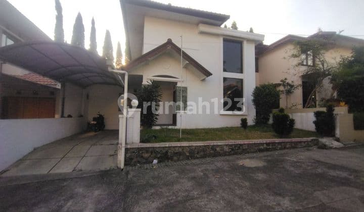Rumah 2 Lantai Shm Bagus Cigadung Coblong Cibeunying