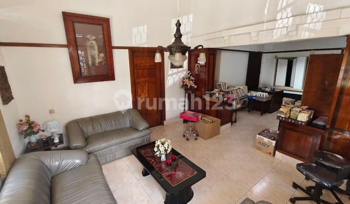 Rumah Klasik Terawat Lok Istimewa Jarang Ada Sayap Riau Bandung