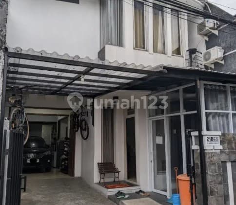 Beautiful Second-Hand House Ready to Occupy, in Central Cilandak