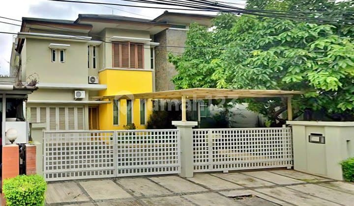 Luxurious Ready-to-Occupy House in the Elite Location of Hang Jebat, Kebayoran Baru