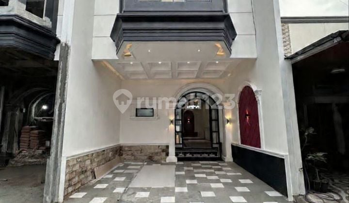 Rumah Lux 2 Lantai Siap Huni 4BR Nempel Jakarta Selatan