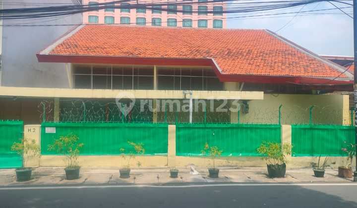 Rumah Lama Lokasi Emas Tidak Banjir di Jalan Kramat Jakpus