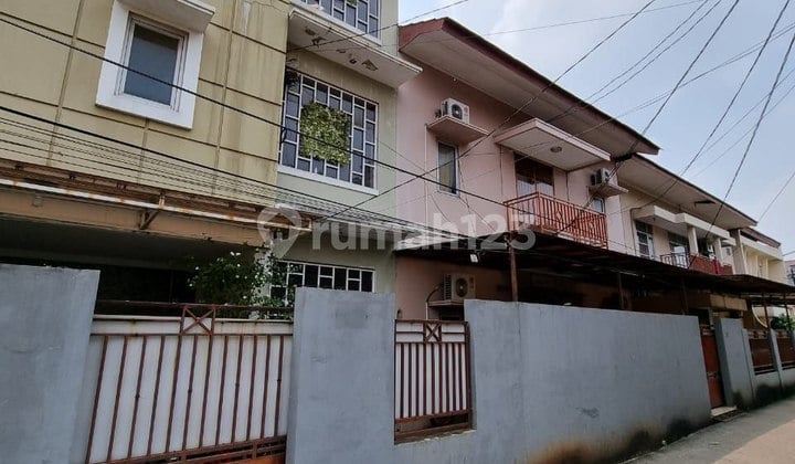 Rumah Kost 35 Kamar Terisi Penuh di Jatipadang Pasar Minggu