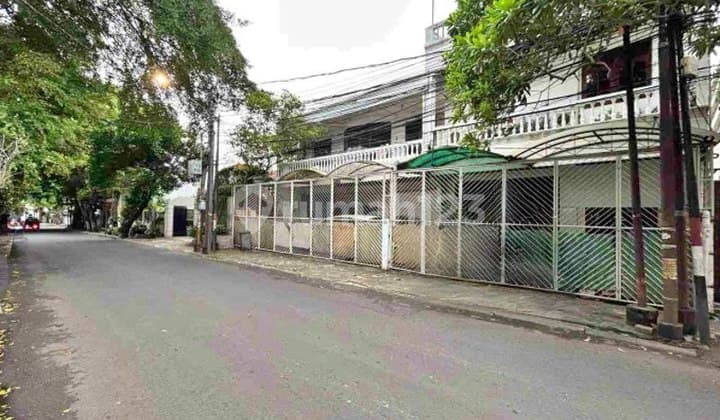 Rumah Tua Kokoh Zonasi Komersial Dekat Kokas Tebet