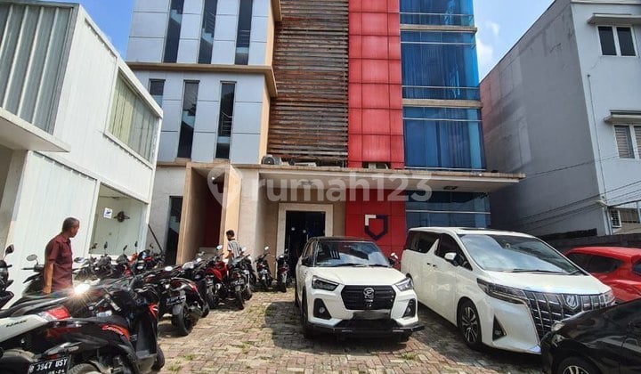 Gedung Kantor 5 Lantai Kondisi Bagus Siap Pakai Dekat Lebak Bulus
