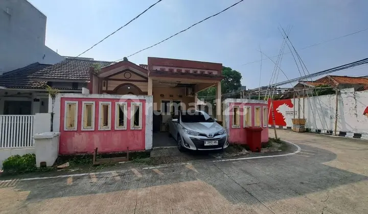 1-Story House with Large Land in Sawah Baru, Ciputat, South Tangerang