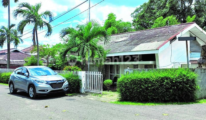 Rumah Tengah Kota Cocok Untuk Usaha Kafe, Guest House, Dll