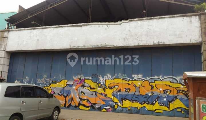 dijual atau disewakan toko dan gudang 2 lantai di wangon