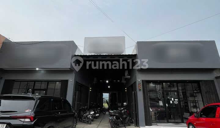 Dijual 3 Toko Beserta Isi Dan Rumah di Patikraja, Banyumas