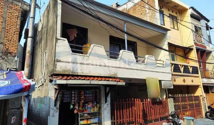 Dijual Cepat Rumah 2 Lantai + Kios di Kemayoran, Jakarta Pusat