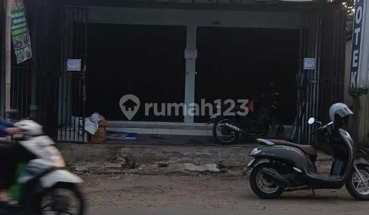 dijual 2 toko jadi 1 siap usaha di mersi purwokerto