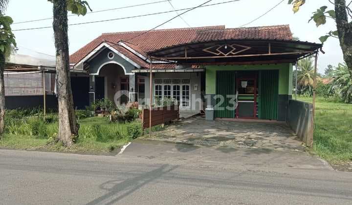 land for sale with building bonus in Purwokerto