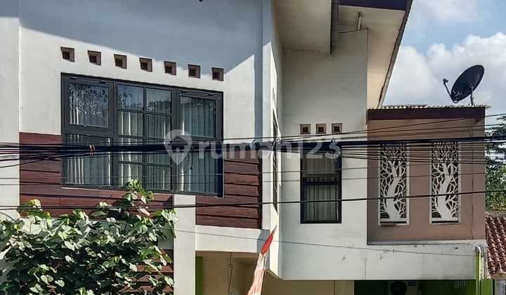 Dijual Segera Rumah 2 Lantai Furnish Full Granit Pinggir Jalan di Purwokerto Selatan