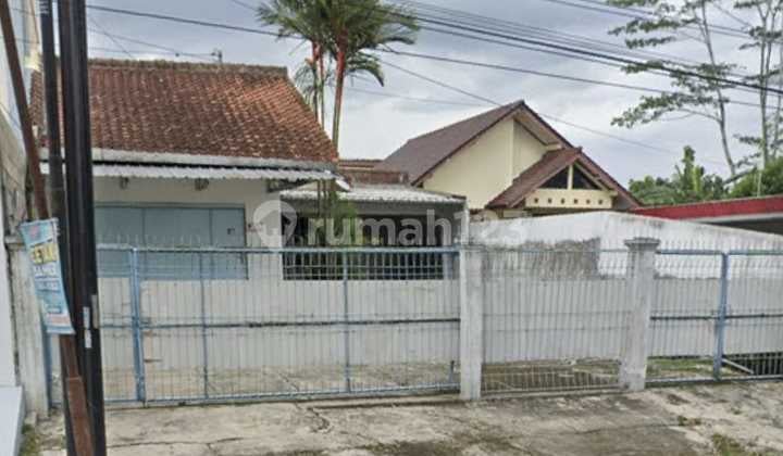 Shop, house, and boarding house for sale in the Sumbang area.