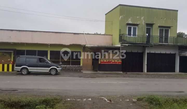 Shop for sale quickly, roadside hook location in Sokaraja.