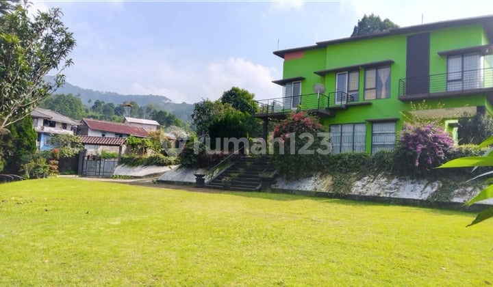 For Sale Villa House Land Area 2350 m² Certificate of Ownership in Cipanas