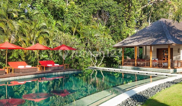 Dijual Villa Mewah di Canggu Pantai Kuta Bali