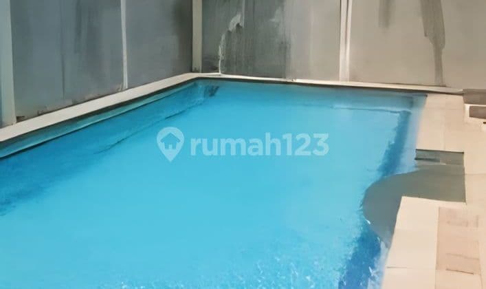 Dijual Rumah Rapi Plus Kolam Renang di Tanjung Barat Selatan