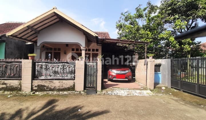 Dijual Rumah Nyaman Asri di Jalan Raya Laladon Ciomas Bogor